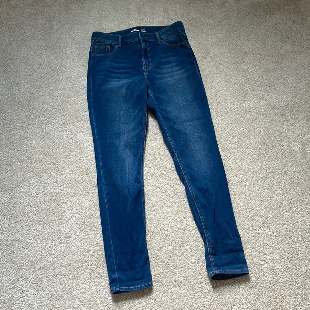 Oldnavy Rockstar super skinny high rise jean//  24/7 sculpt
